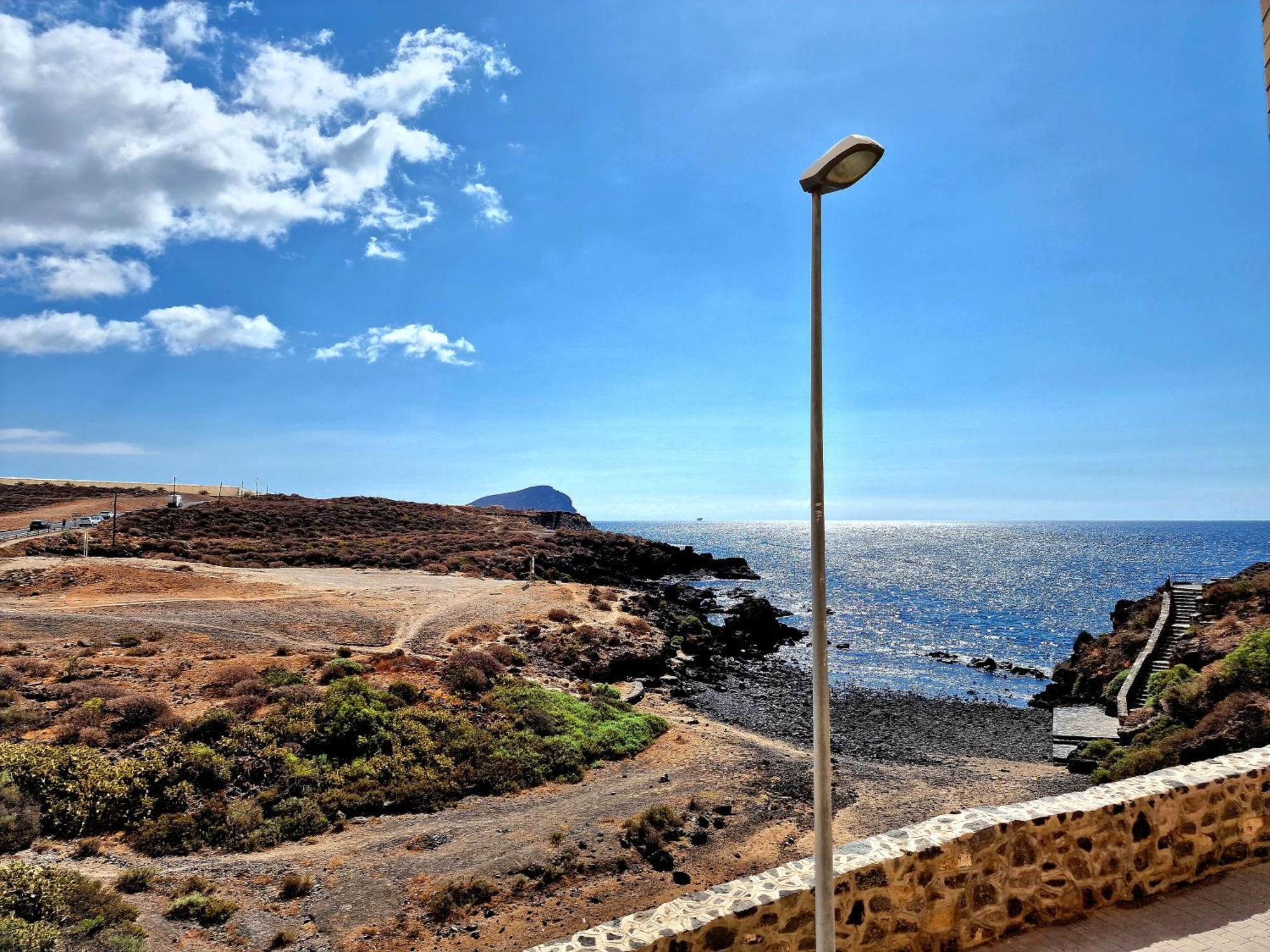Las Rocas By The Ocean, Wifi And Sea View Los Abrigos Esterno foto